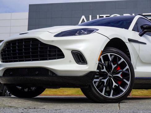 Used 2021 Aston Martin DBX Base image 2