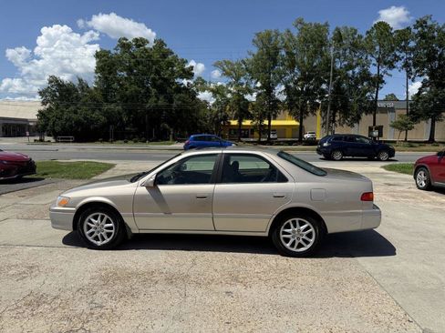 Used 2001 Toyota Camry LE FWD image 8