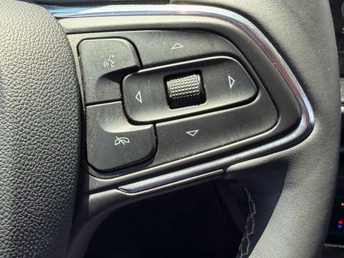 Used 2023 Buick Envision Essence FWD image 18