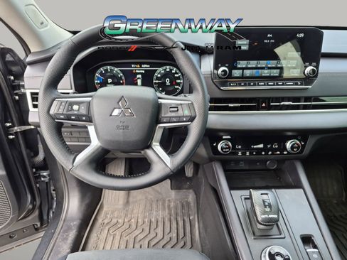 Used 2024 Mitsubishi Outlander SE AWD/4WD image 10