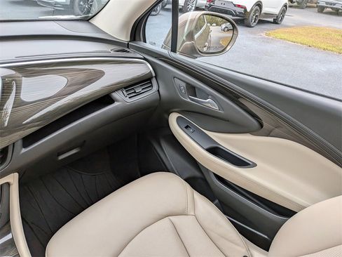 Used 2019 Buick Envision Essence image 19
