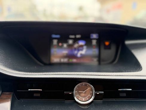 Used 2016 Lexus ES 350 w/ Navigation System Package image 45