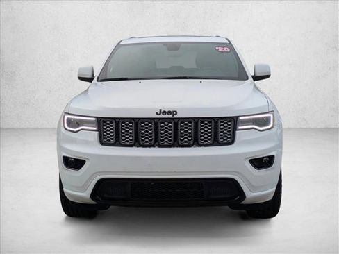 Used 2020 Jeep Grand Cherokee Altitude image 2