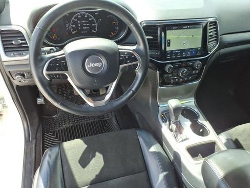 Used 2019 Jeep Grand Cherokee Altitude AWD/4WD image 16