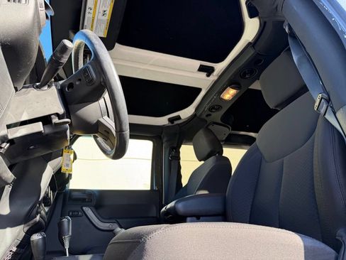 Used 2015 Jeep Wrangler Sport AWD/4WD image 9