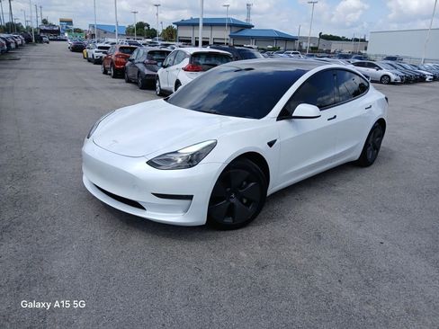 Used 2023 Tesla Model 3 Standard Range RWD image 2