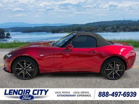 Used 2024 MAZDA MX-5 Miata Grand Touring RWD image 6