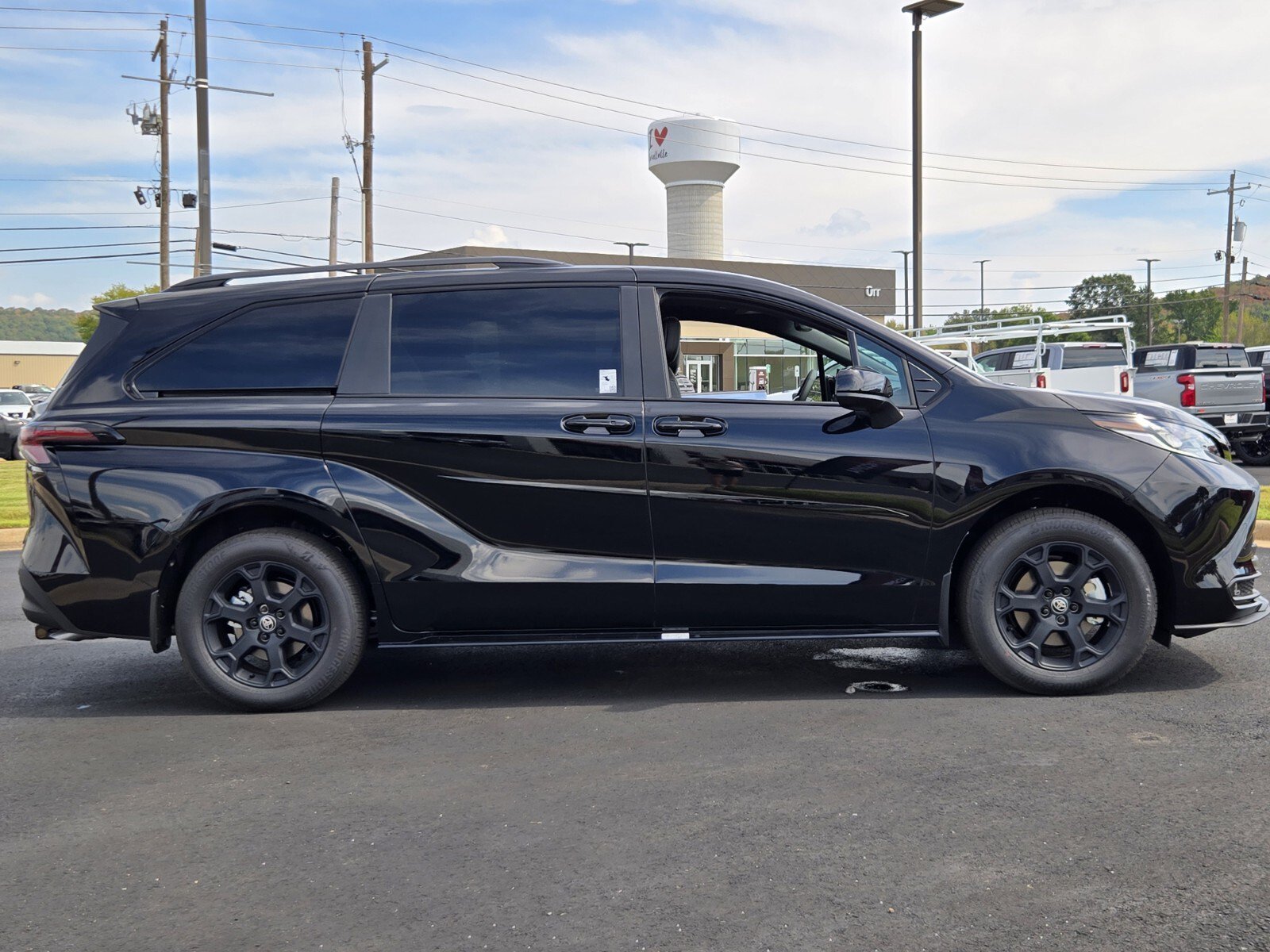 New 2026 Toyota Sienna XLE Woodland Edition AWD/4WD image 2