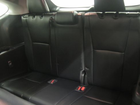 Certified 2023 Toyota Highlander XLE image 11