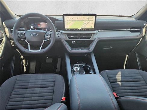Certified 2025 Ford Explorer ST-Line w/ Premium Package RWD image 19