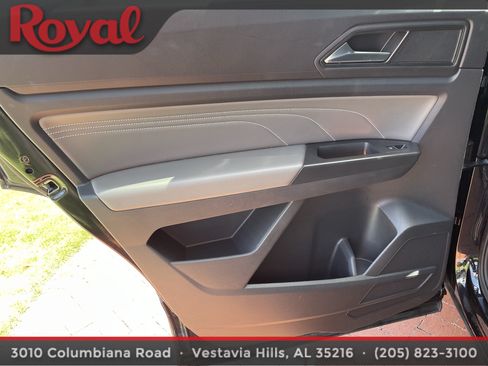 Certified 2023 Volkswagen Atlas Cross Sport SEL R-Line AWD/4WD image 13