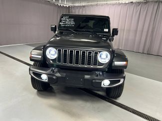 Used 2025 Jeep Wrangler Unlimited Sahara w/ Safety Group AWD/4WD video 2