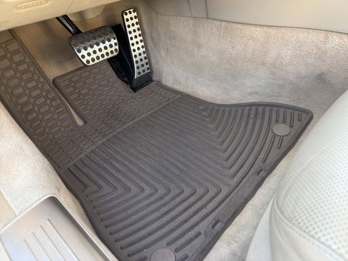 Used 2015 Mercedes-Benz SL 550 image 17