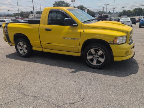 Used 2005 Dodge Ram 1500 Truck SLT w/ Rumblebee Group AWD/4WD image 4