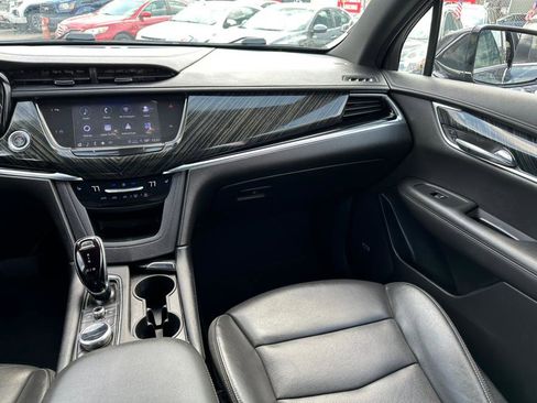 Used 2022 Cadillac XT6 Premium Luxury AWD/4WD image 18