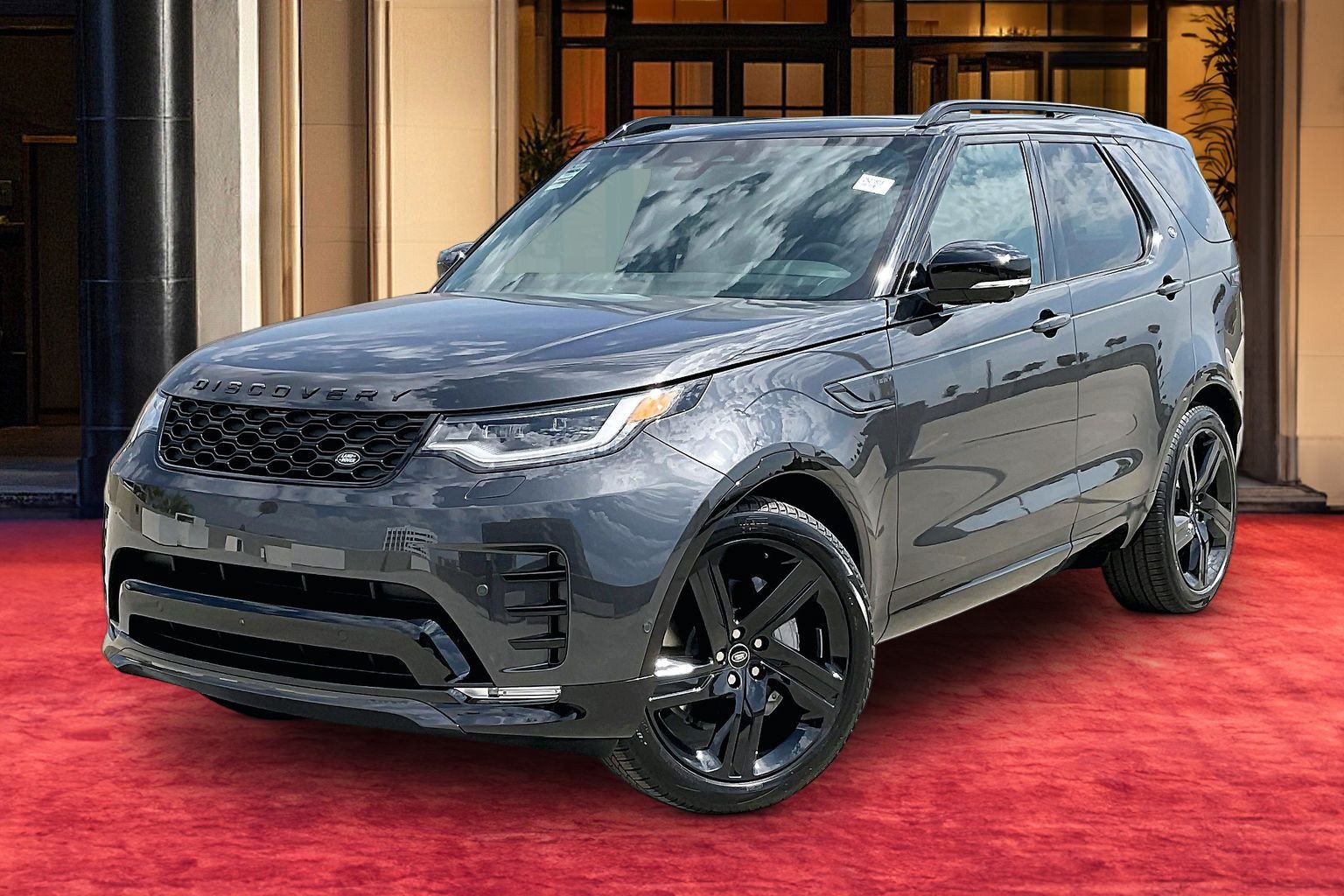 New 2026 Land Rover Discovery Dynamic SE AWD/4WD image 1
