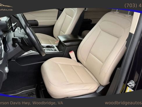 Used 2020 Ford Explorer XLT w/ Equipment Group 202A AWD/4WD image 12
