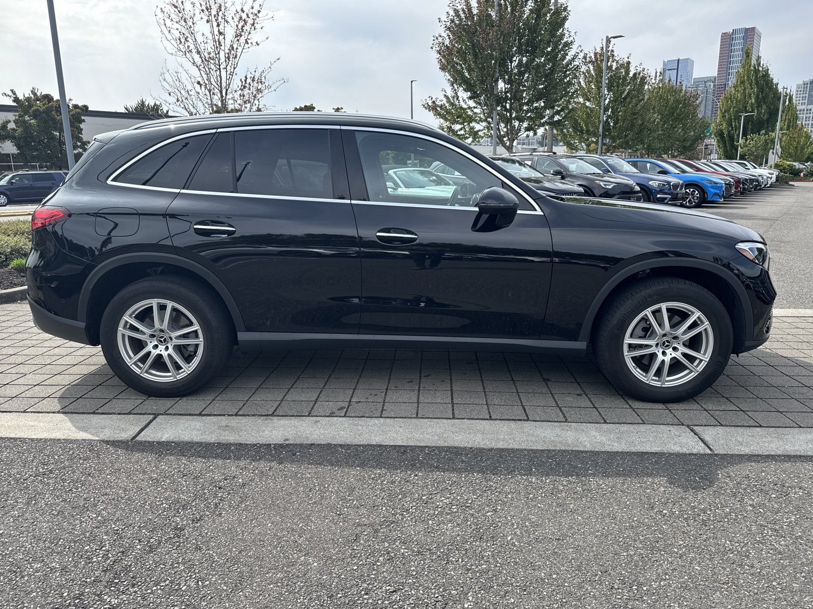 Used 2023 Mercedes-Benz GLC 300 4MATIC image 4