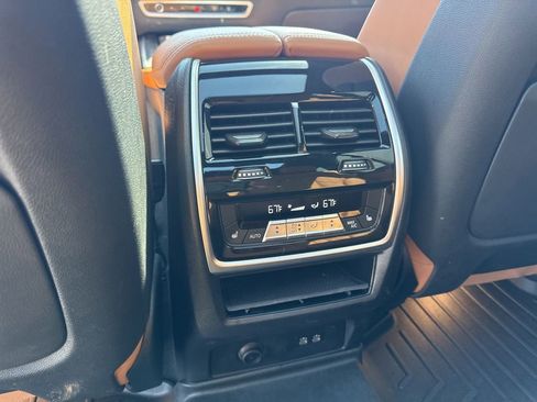 Used 2024 BMW X7 xDrive40i w/ Executive Package AWD/4WD image 17