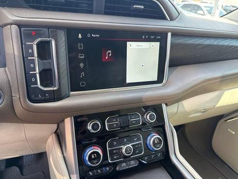 Used 2022 GMC Yukon XL Denali RWD image 9