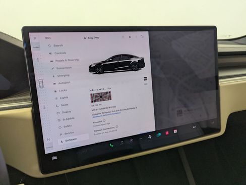 Used 2022 Tesla Model S Plaid image 40