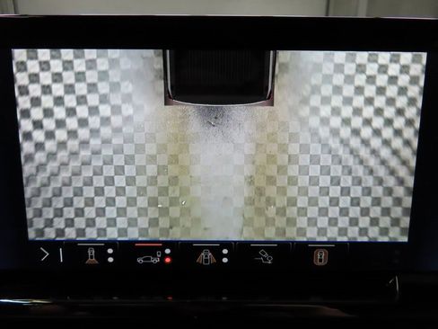 Used 2025 Chevrolet Silverado 1500 ZR2 w/ Technology Package image 17