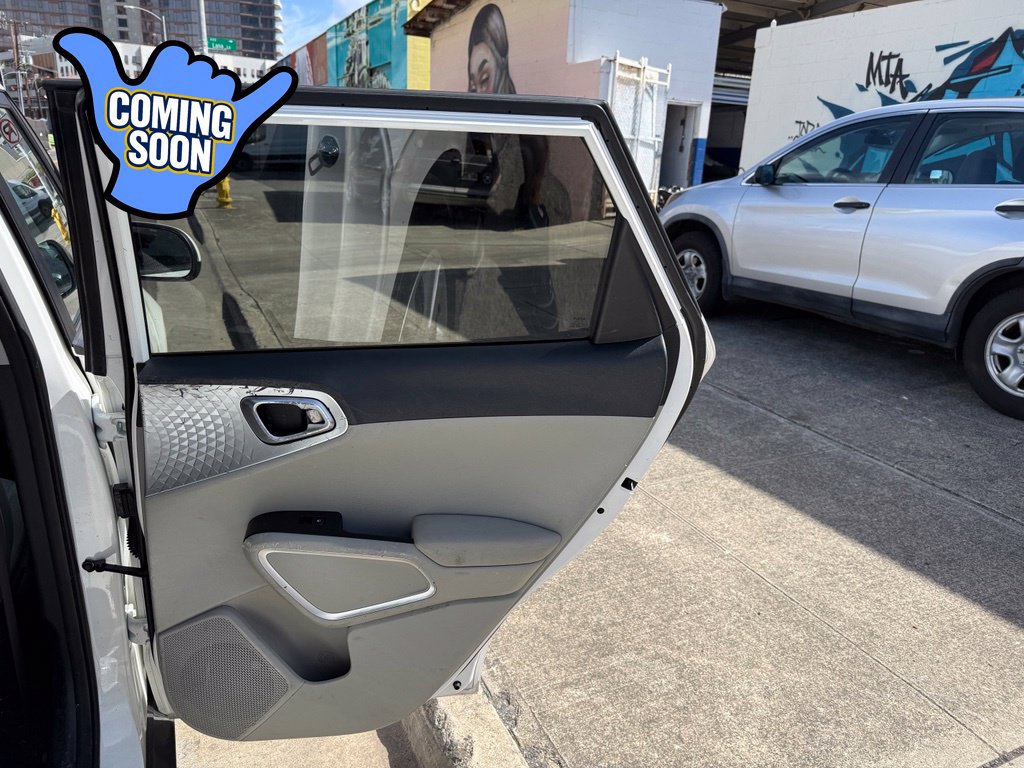 Used 2023 Kia Soul LX FWD image 11