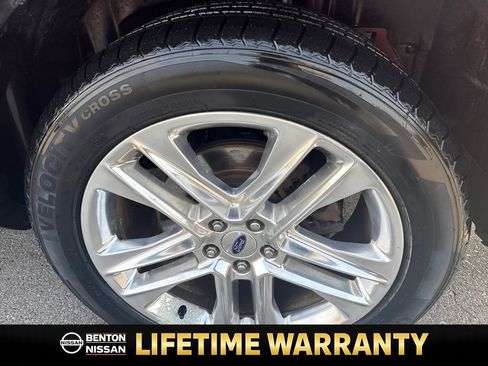 Used 2017 Ford Explorer XLT w/ Equipment Group 202A image 40