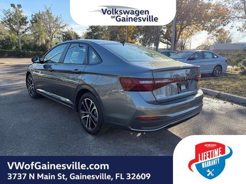 Certified 2025 Volkswagen Jetta Sport image 4