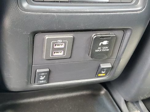Used 2018 Nissan Pathfinder S AWD/4WD image 12