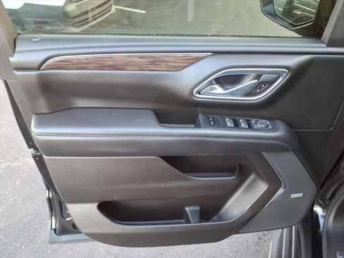 Used 2021 Chevrolet Tahoe LT w/ LT Signature Package image 28