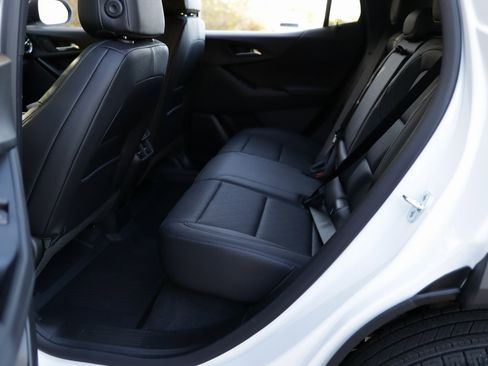 New 2026 Chevrolet Equinox LT w/ Convenience Package II image 28