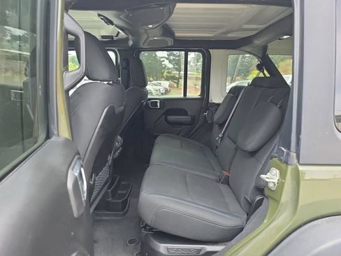 Used 2024 Jeep Wrangler Unlimited Rubicon 4xe w/ Convenience Group AWD/4WD image 4