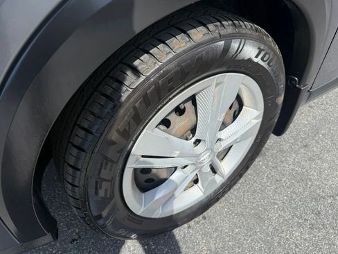 Used 2021 Nissan Kicks S FWD image 30