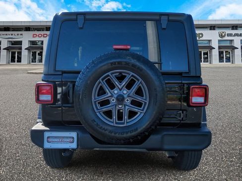 Used 2024 Jeep Wrangler Sport S image 7