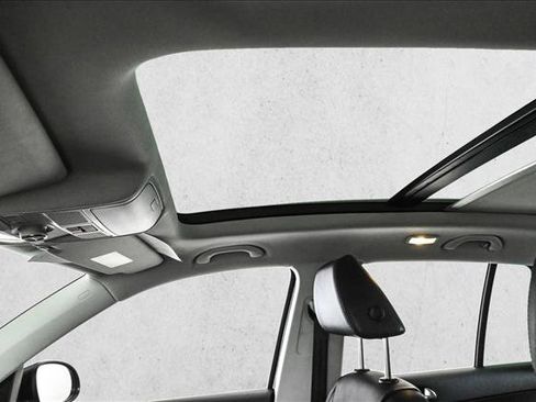 Used 2016 Volkswagen Tiguan SEL image 16