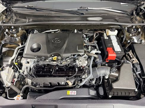 Used 2024 Toyota Camry SE image 32