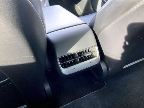 Used 2021 Tesla Model 3 Performance image 23