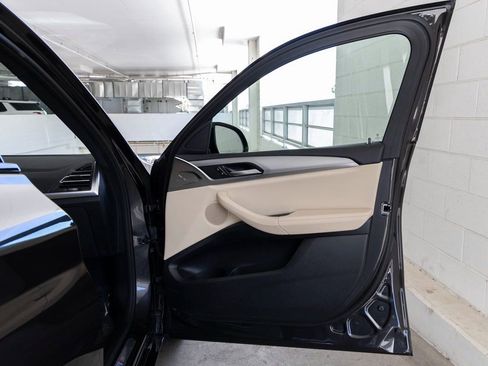 Certified 2025 BMW X4 xDrive30i image 26