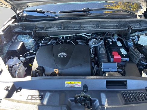 Used 2021 Toyota Highlander Limited image 13