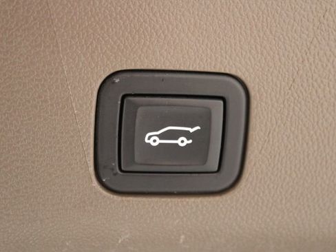 Used 2024 GMC Yukon XL Denali AWD/4WD image 18