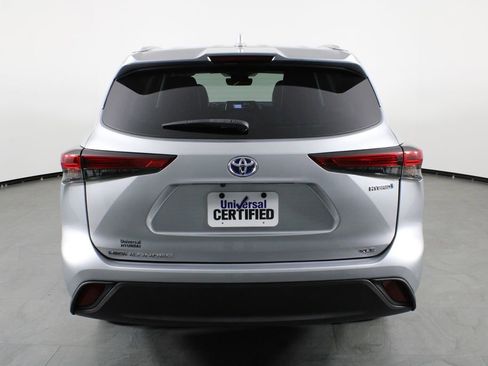 Used 2022 Toyota Highlander XLE image 10