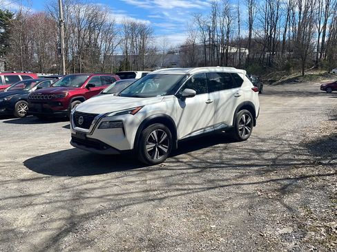 Used 2021 Nissan Rogue SL image 1