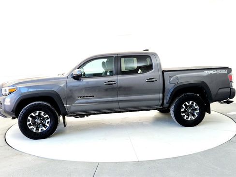Used 2023 Toyota Tacoma TRD Off-Road image 3