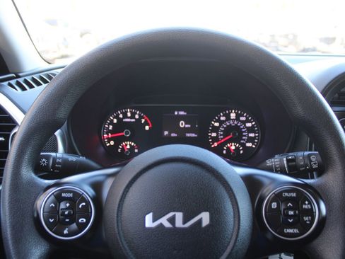 Certified 2022 Kia Soul LX w/ Technology Package image 24