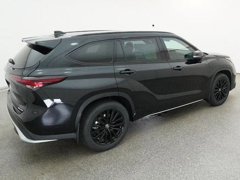 New 2026 Toyota Highlander XSE image 9