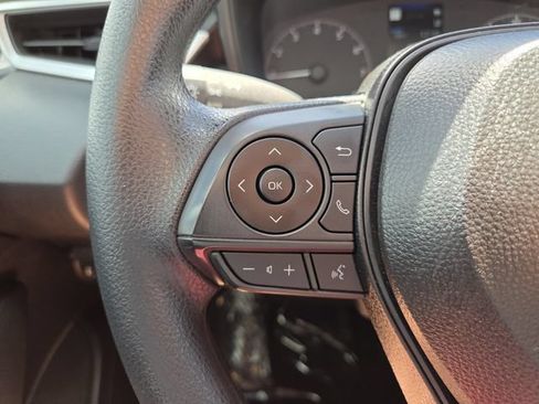 Used 2025 Toyota Corolla LE FWD image 29