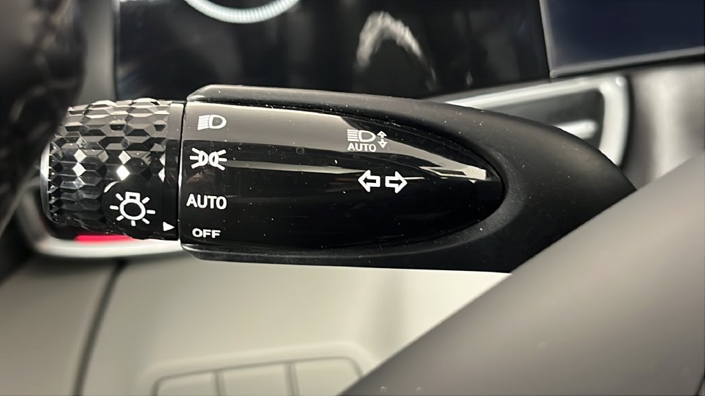 Used 2024 Hyundai Elantra Limited FWD image 27