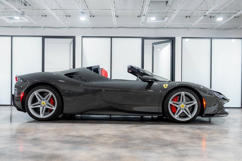 Used 2024 Ferrari SF90 Spider AWD/4WD image 1