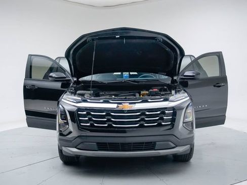 Used 2026 Chevrolet Equinox LT AWD/4WD image 15